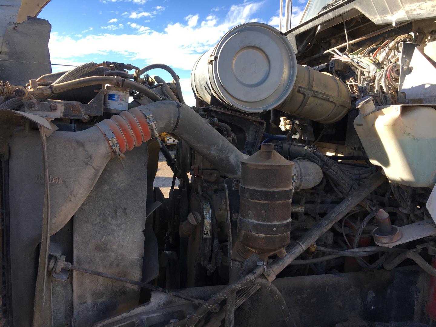 ./imagenes/INVOICE/2019/15382/CAMION KENWORTH_T800 (1).JPG